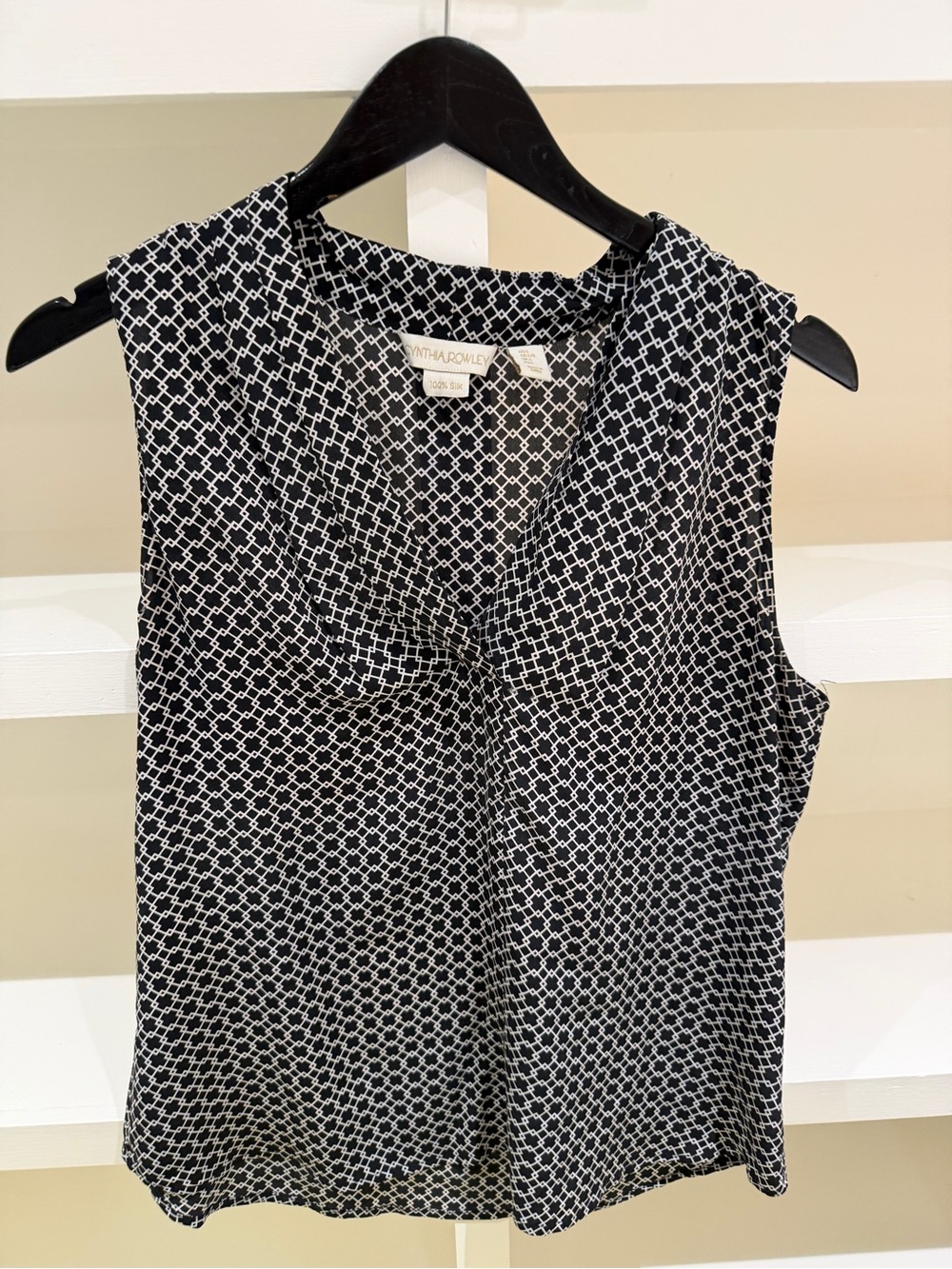 Cynthia Rowley Silk Blouse in Black & White Pattern (Size Medium)